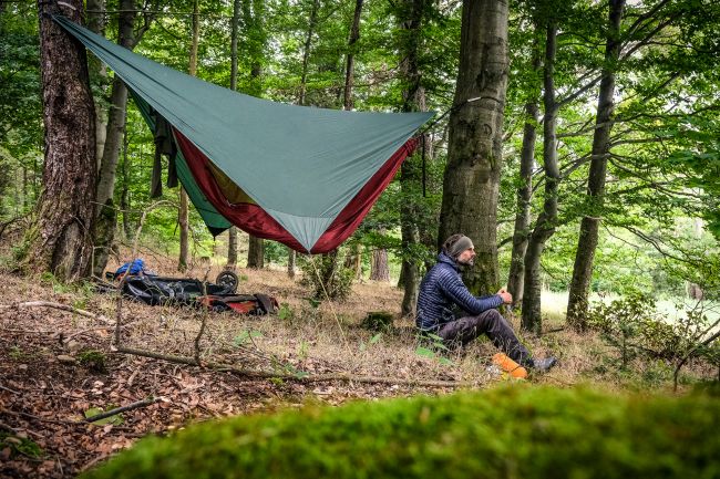 Christo Foerster an seinem Lager für die Nacht. ©Jozef Kubica